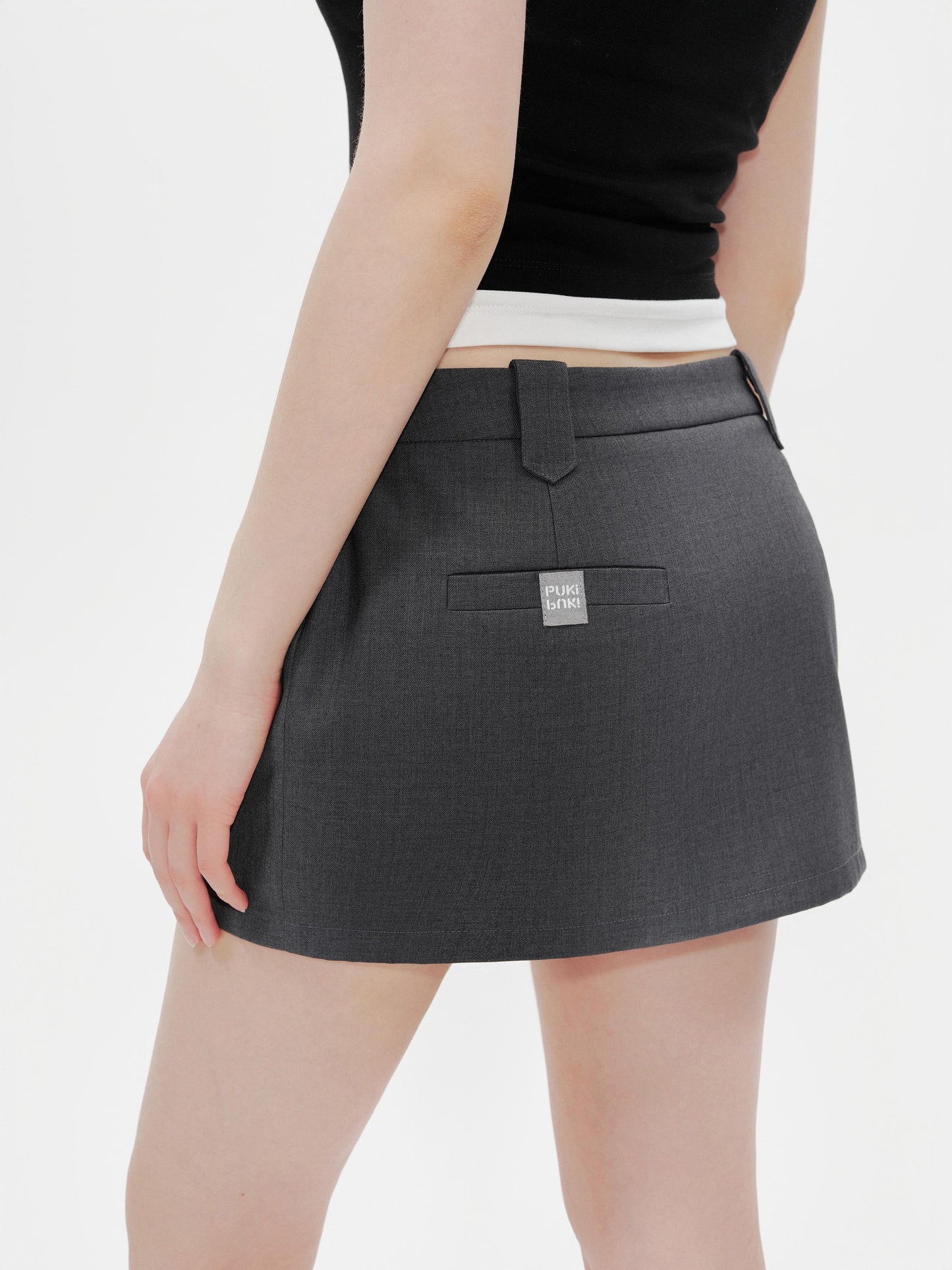 Low-Slit Skirt