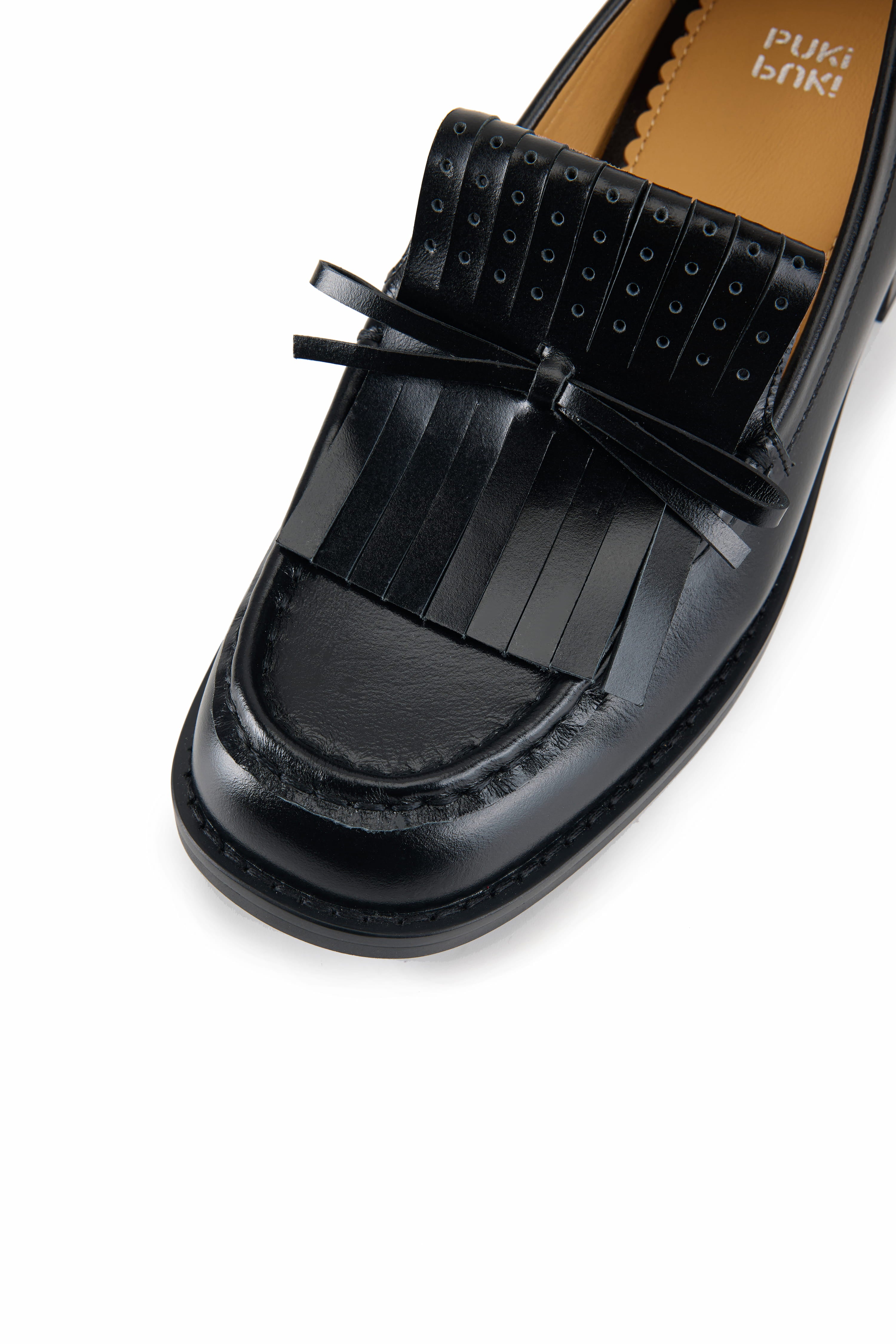 Tassel bow leather loafer