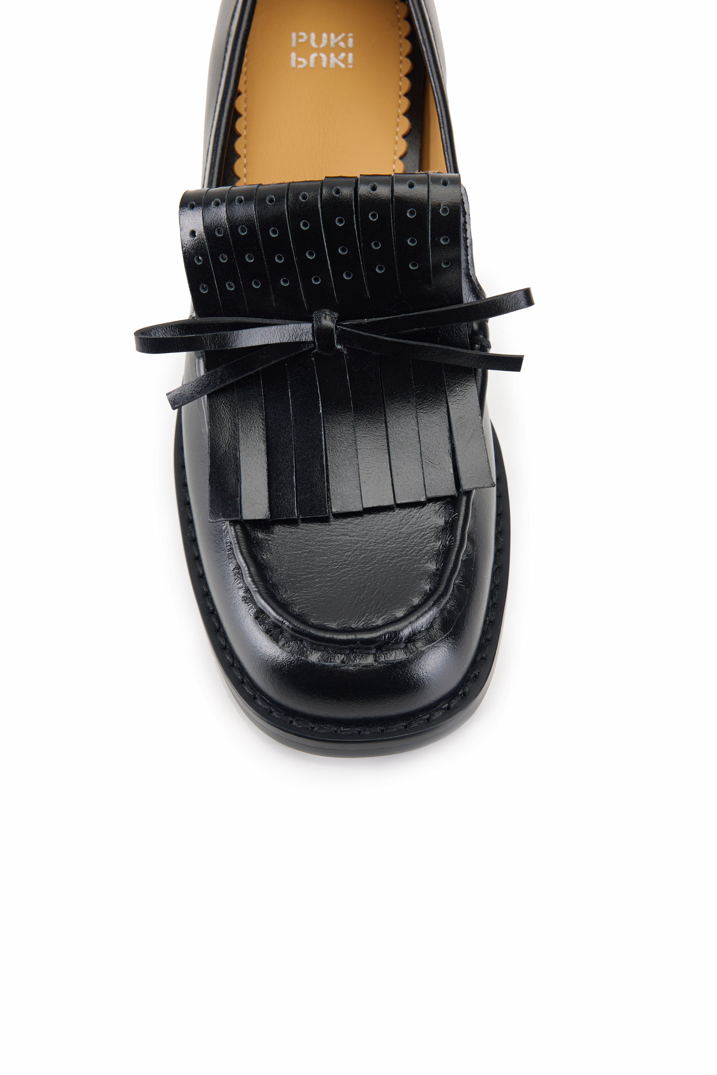 Tassel bow leather loafer