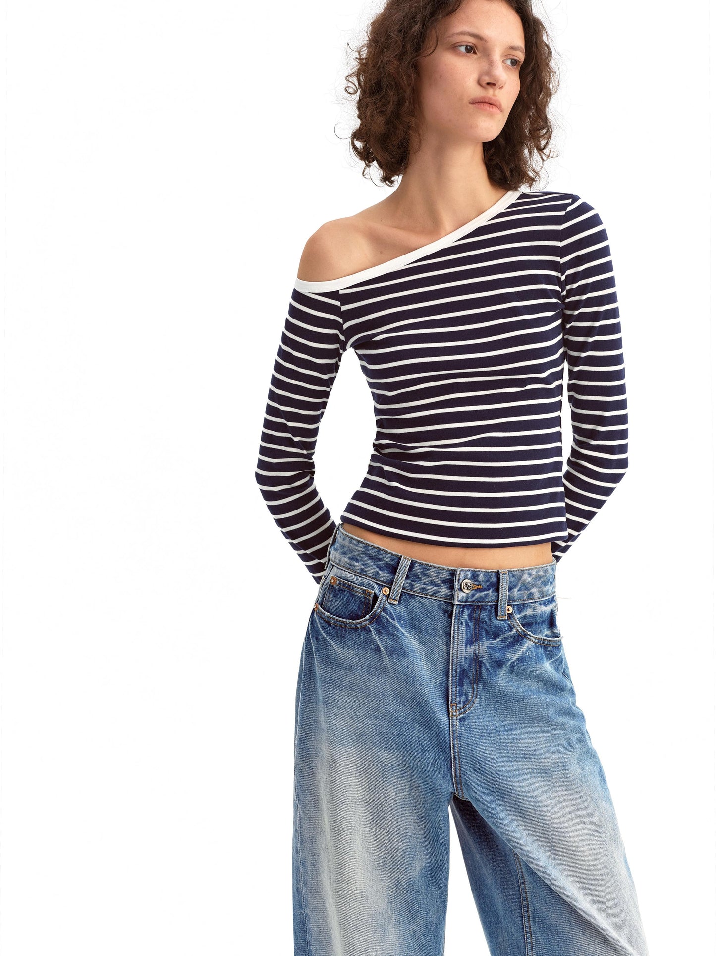 Off-the-shoulder Long-sleeved Knitwear