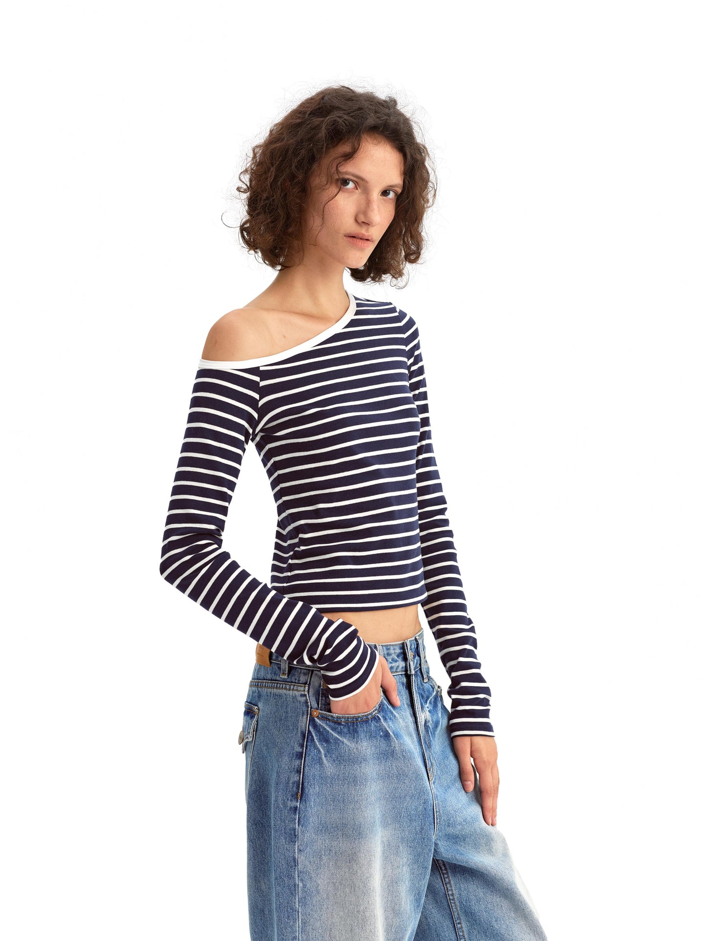 Off-the-shoulder Long-sleeved Knitwear