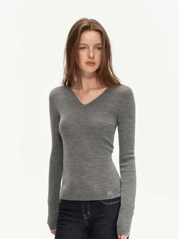 เสื้อคอวีผ้าขนสัตว์ไร้รอยต่อ