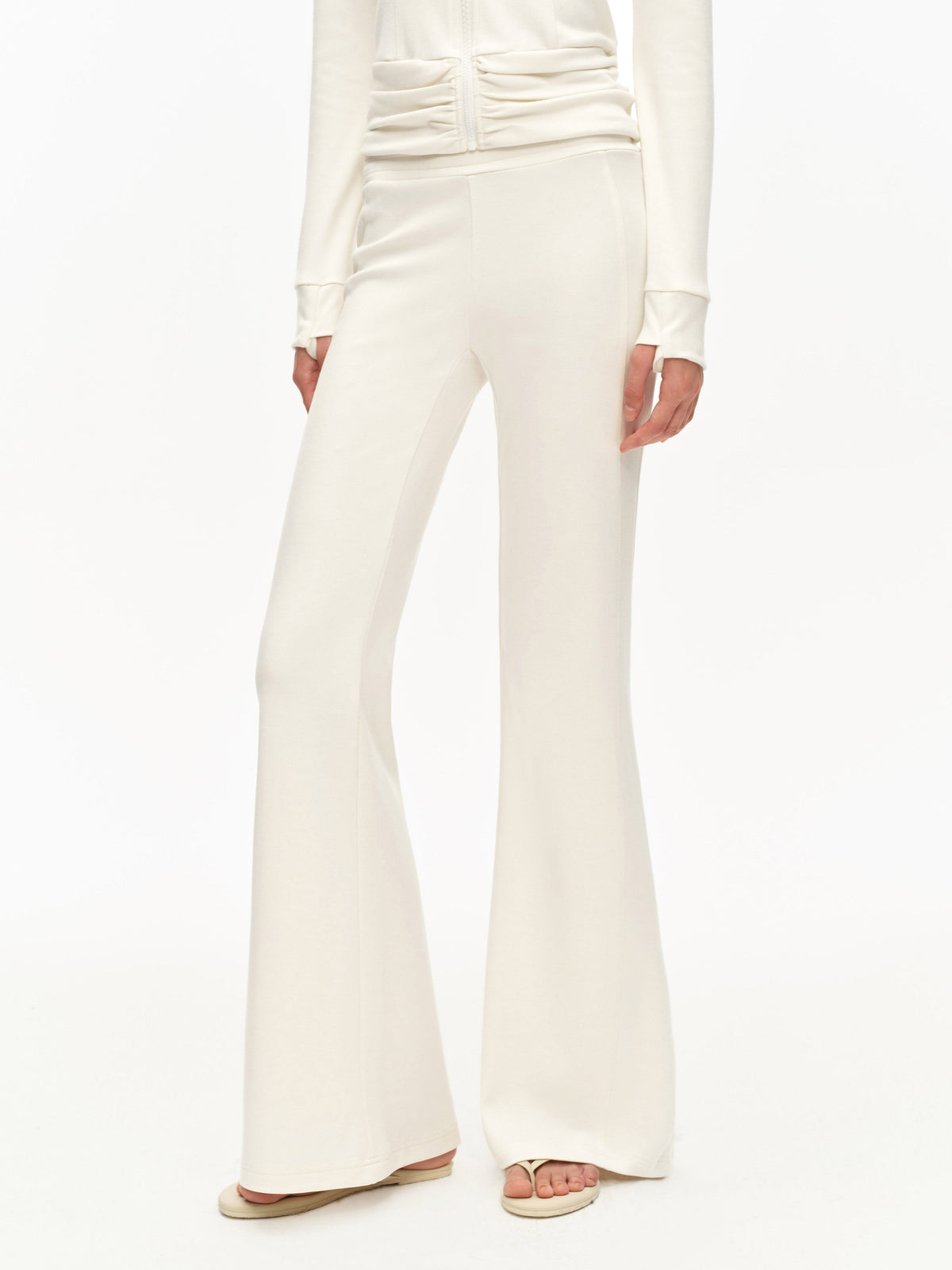 Sculpted Fit Zip-Up Pant