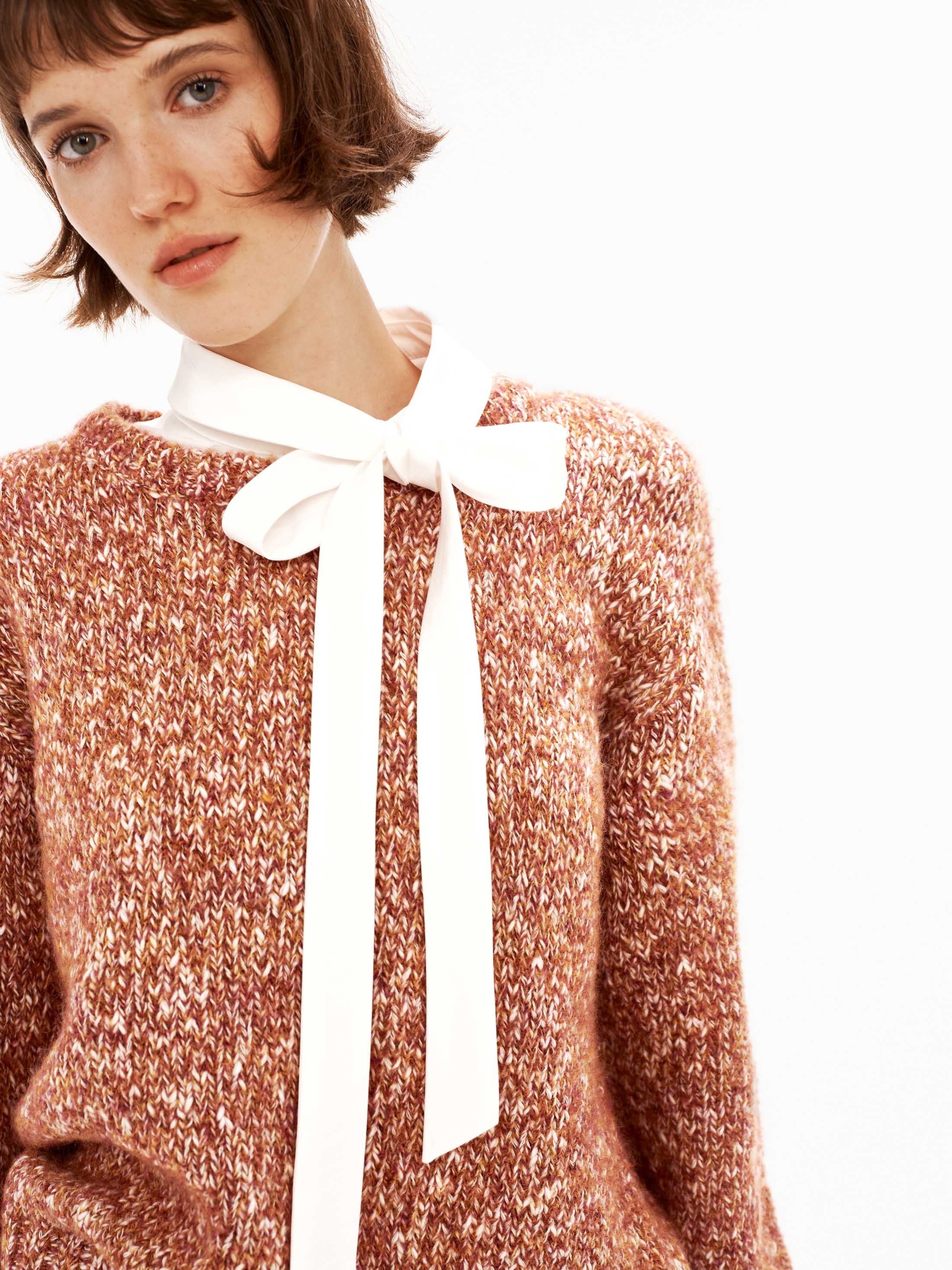 Mixed Wool Knit Top with Detachable Bow