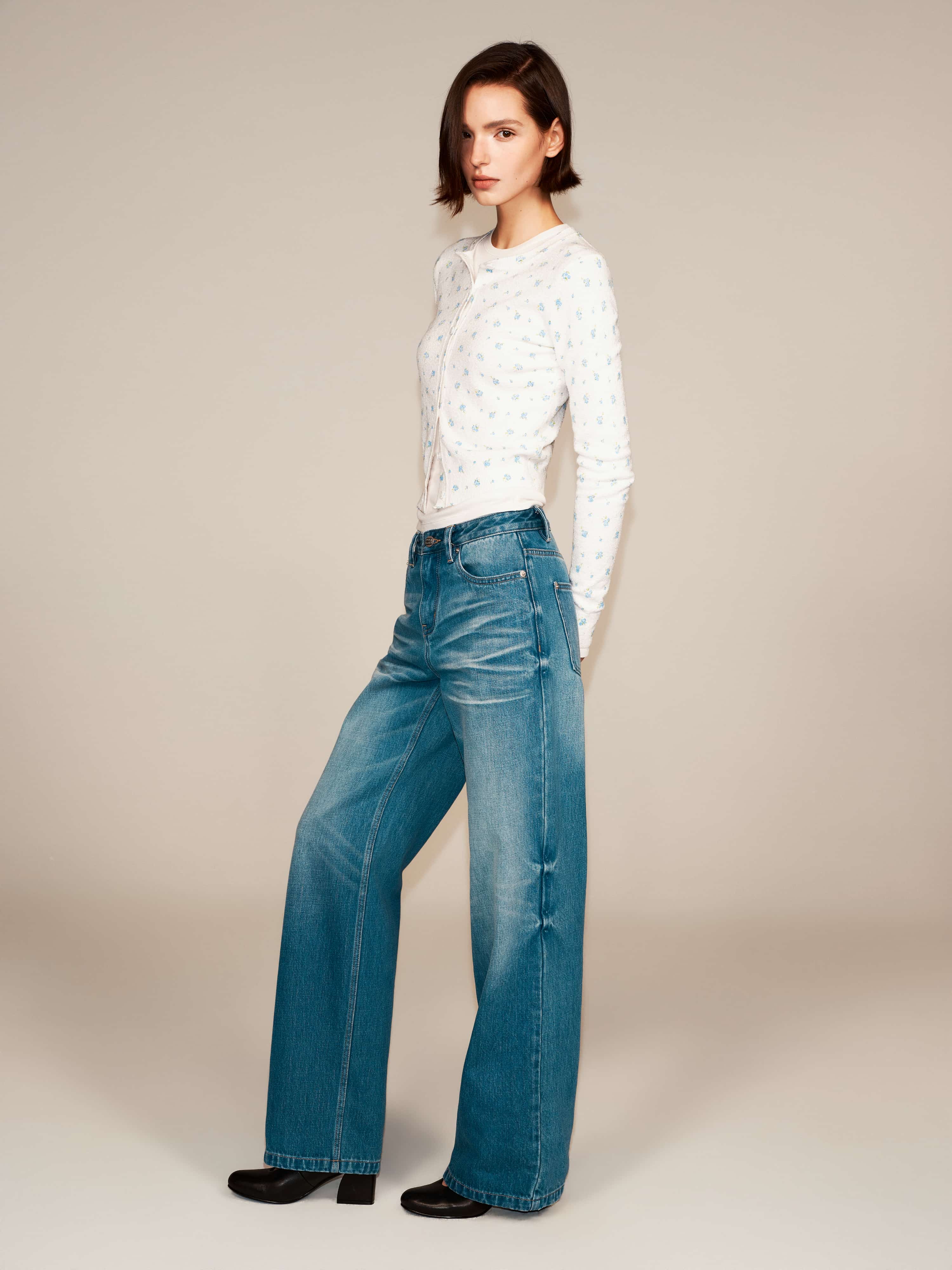 Mid Rise Lineup Jeans