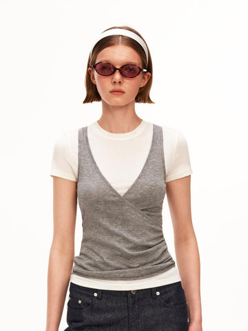เสื้อคอวีแบบป้ายทับ (Layered Wrap)
