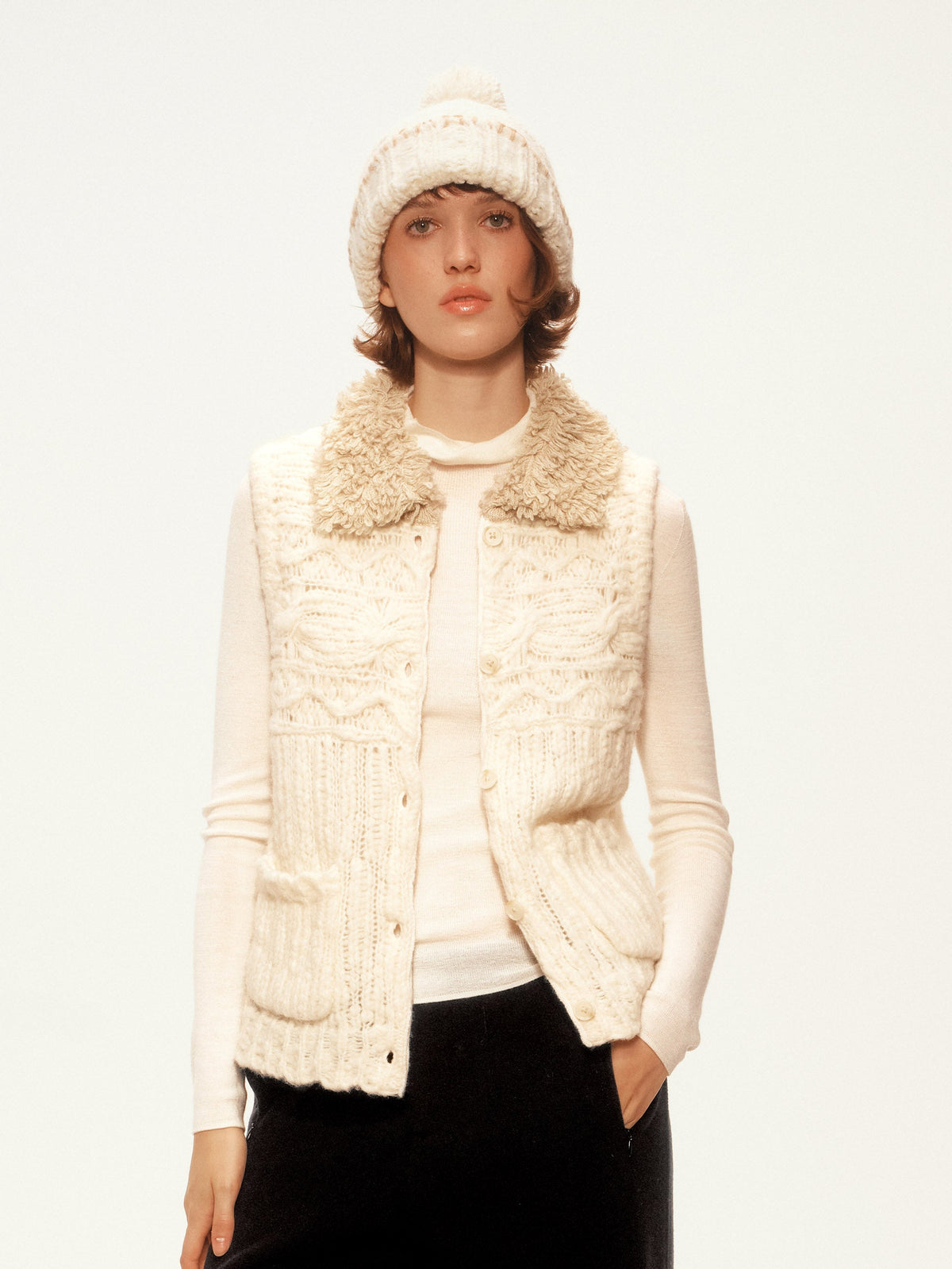 Eira Loop-Collar Vest