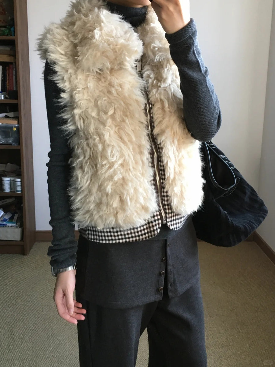 PUKI muse wearing this piece