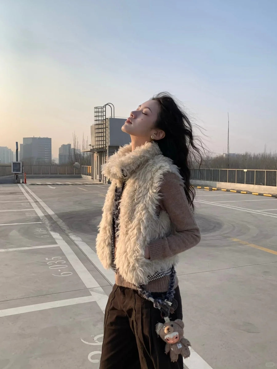 PUKI muse wearing this piece