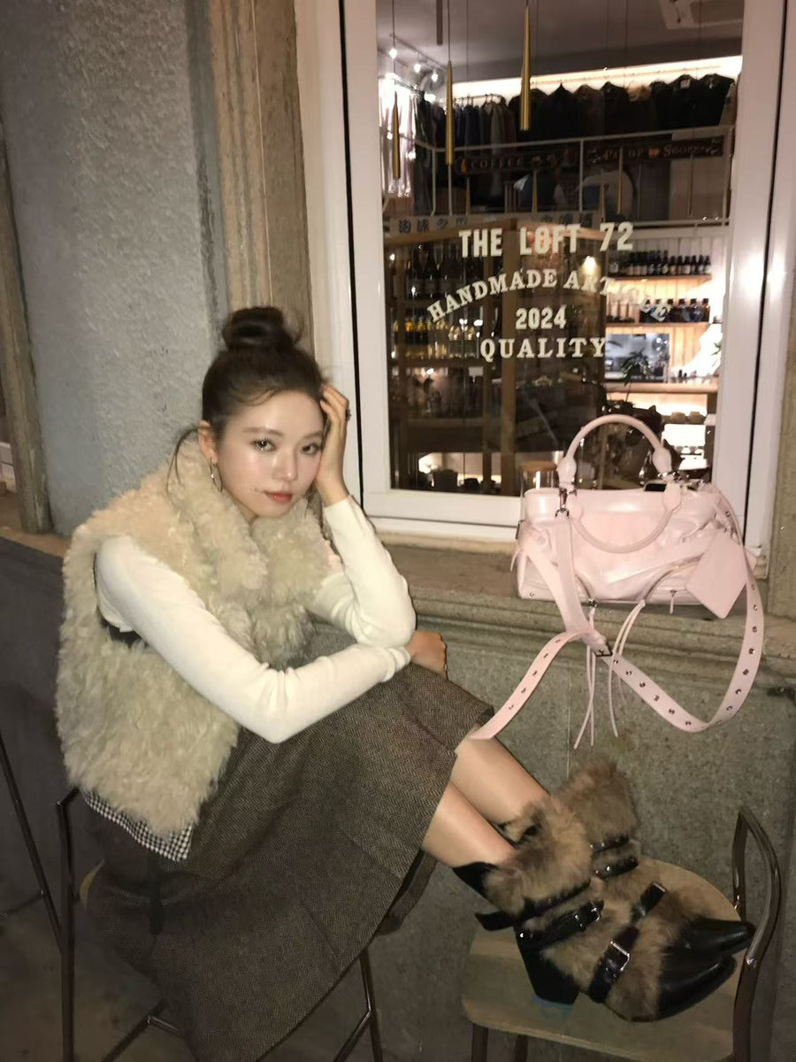 PUKI muse wearing this piece