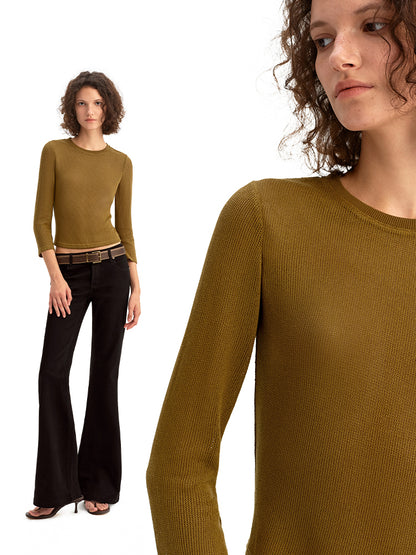 Mid-Sleeve Top